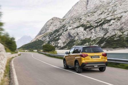 Su compacta batería de ion litio de 48 voltios está situada entre ambos ejes para mantener un adecuado reparto de pesos