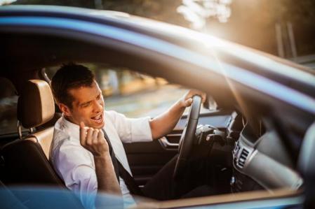 Por norma general, los conductores cuando escuchan música en sus vehículos no sobrepasan el límite de decibelios permitido