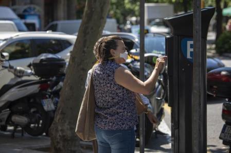 En Barcelona, desde el 25 de mayo, con la entrada en la fase 1 de la desescalada, se vuelve a pagar por estacionar