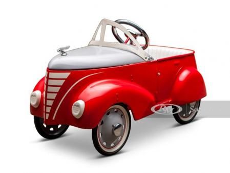 El Ford Forest Casey forma parte del lote de 53 piezas únicas de vehículos de pedales que se subastan en Estados Unidos