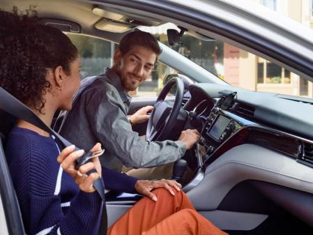 Echo Auto permite controlar por voz múltiples funcionalidades