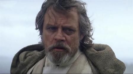 Mark Hamill como Luke Skywalker en un fotograma de Satr Wars: El despertar de la fuerza