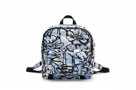 El artista de origen guatemalteco ha ido más allá del blanco y negro