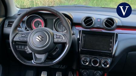 Si Suzuki cuida el compromiso de acabados de la gama Swift, con esta versión Sport va un paso más allá con un diseño más atractivo aún.