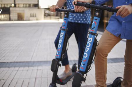 La empresa Movo ofrece la posibilidad de alquilar patinetes eléctricos compartidos en Madrid