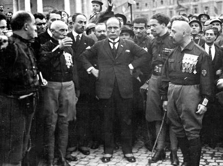 Mussolini en un momento de la marcha sobre Roma.