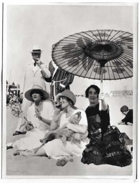 1925 Chanel Sert and Berthelot at the Lido