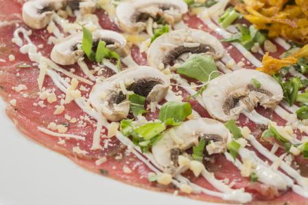 Solo la oronja, el boletus y el champiñón admiten una elaboración en crudo