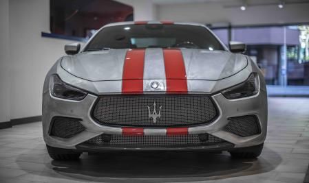 El Ghibli Trofeo Corse es un ejemplo de las posibilidades de personalización que brinda el nuevo programa “Maserati Fuoriserie” 