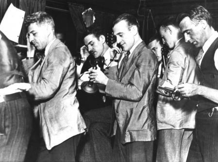 New York, Wall Street during the night of the Great Crash, 1929, United States. (Photo by: Photo12/Universal Images Group via Getty Images)