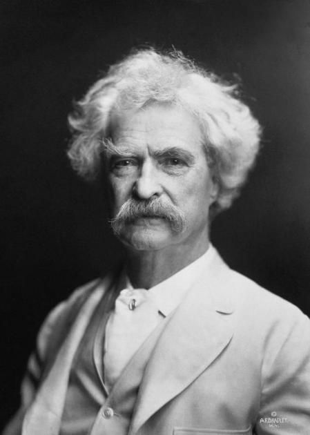 Mark Twain es autor de obras maravillosas que forman parte de la cultura universal y de su boca y de la de sus personajes surgen sentencias llenas de sorpresa y sabiduría