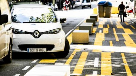 En algunas calles de Barcelona, como la de Consell de Cent, se han instalado bloques de hormigón 