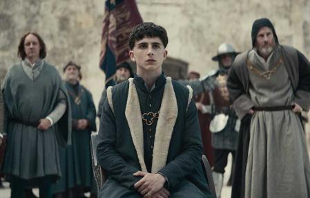 Fotograma de la película ‘The King’ (Netflix, 2019), sobre Enrique V y Agincourt.
