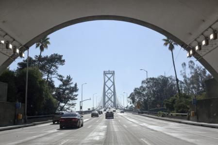 Túnel que atraviesa la isla rocosa de Yerba Buena&nbsp;