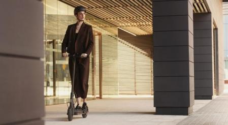 El reglamento general no establece la obligación de equipar casco 