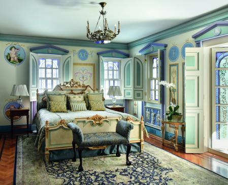 La mansión de Ginanni Versace, en Miami Beach (Florida) es un ejemplo de elegancia clásica, donde todo está estudiado hasta en el más mínimo detalle