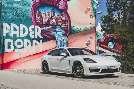 La berlina de lujo de Porsche mantiene intacto el ADN de la marca y ofrece una oferta híbrida única en su segmento&nbsp;