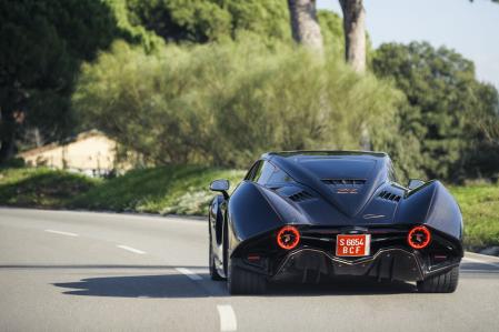 El Boulogne acelera de 0 a 100 km/h en sólo 2,6 segundos y puede alcanzar una máxima autolimitada a 290 km/h