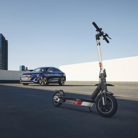 Audi e-Kickscooter es un patinete eléctrico de con una autonomía de 65 km