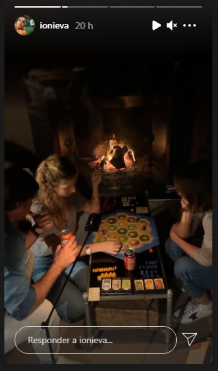 Iñigo Onieva comparte una imagen de su escapada romántica con Tamara Falcó y unos amicos