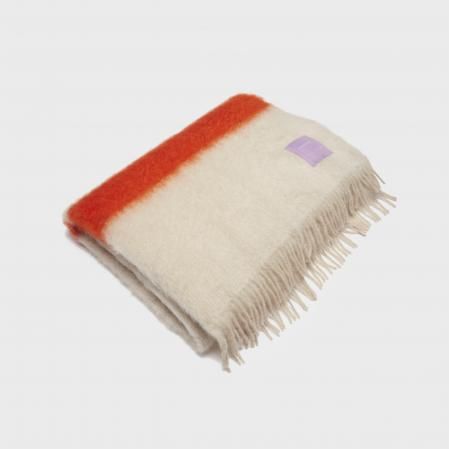 La manta de Curated, tejida con muchas horas, paciencia y amor