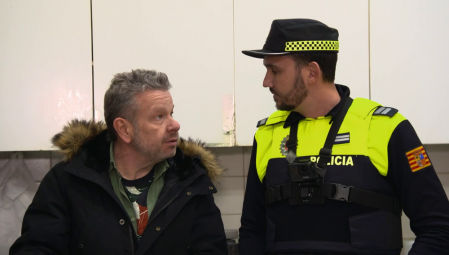 '¿Te lo vas a comer?': Chicote entra con un policía a un restaurante chino