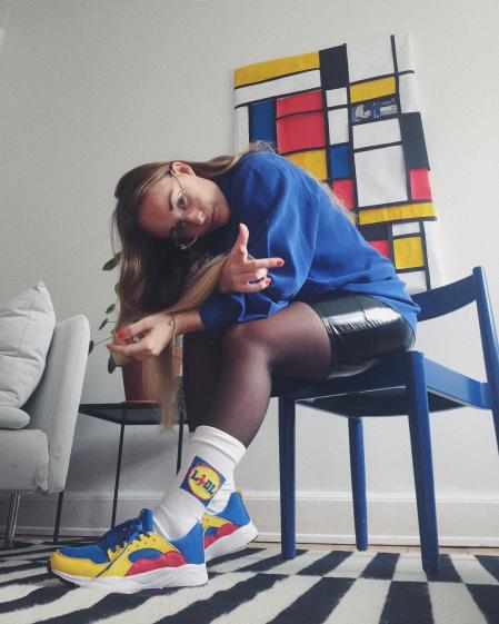 Una usuaria de Instagram con las zapatillas virales