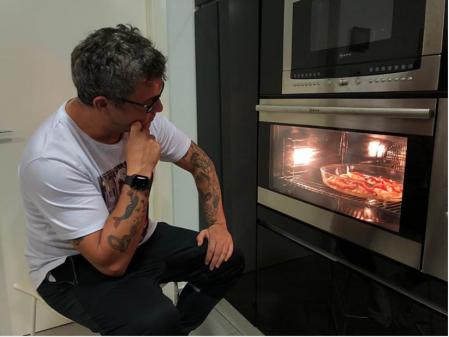 Alejandro Sanz se aficionó a la cocina