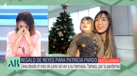 Patricia Pardo se emociona al ver a su hermana y su sobrino en directo