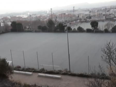Campo de fútbol helado en Igualada.