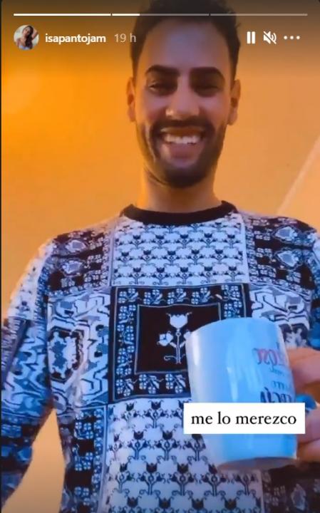 Isa Pantoja presume de los regalos de su novio, Araf Beno