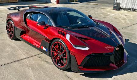 “Unboxing” del Bugatti Divo “Ladybug”.