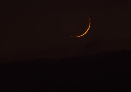 Luna nueva creciente vista desde Manlleu.