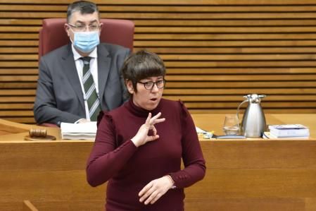 La coordinadora general de Podem, Pilar Lima, en las Cortes Valencianas.