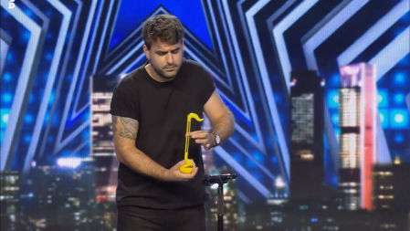 Got Talent: Juanjo acudió al programa con un curioso instrumento japonés llamado otamatone