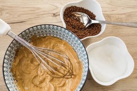 Los ingredientes para preparar el café Dalgona