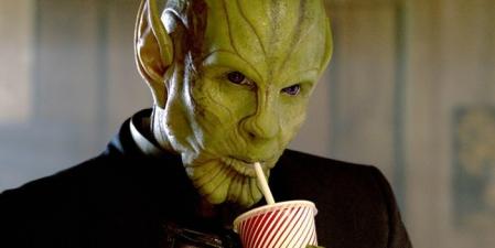 Ben Mendelsohn como Lanos.