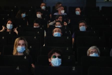 Los cines tienen ya señaladas las butacas donde el público puede sentarse respetando la distancia social que las normas contra la pandemia imponen