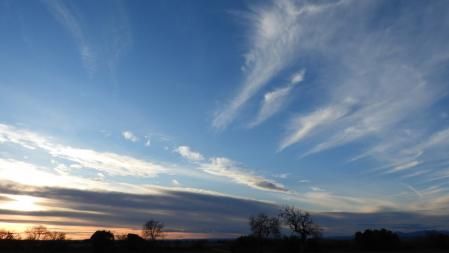 Atardecer en el paisaje del pueblo fantasma de Conill.