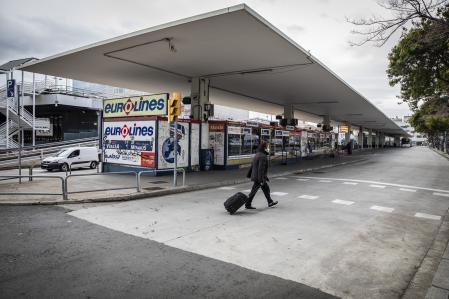 La estación de autobuses junto a la estación de Sants se verá afectada por el nuevo proyecto de reforma de la estación