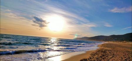 Atardecer en la playa de Castelldefels.