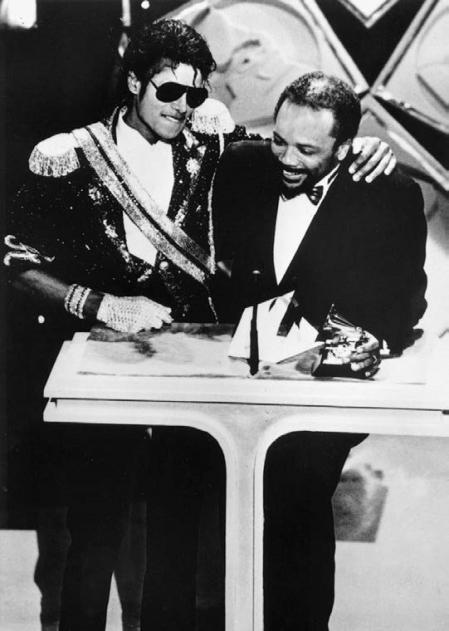 Michael Jackson y Quincy Jones, en la entrega de los Grammy de 1983