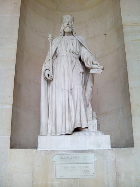 Estatua de Dagoberto I en el Palacio de Versalles.