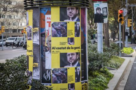 06 - 02 - 2021 / Barcelona / Av Tarradellas / Carteles electorales de ERC, En Comú Podem, Junts, PDeCAT
