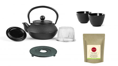 Set de té: tetera, tazas, reposatetera y té verde