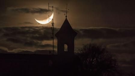 Luna nueva en Manlleu.