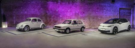 Los modelos clásicos de Beetle y Golf junto al que pretende ser su sucesor