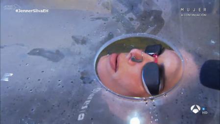 'El hormiguero': Pilar Rubio solo podía respirar por un agujero diminuto cuando volvía a la superficie