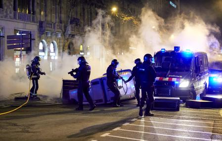 Manifestación contra la prisión de Pablo Hasél que terminó en disturbios en Barelona
