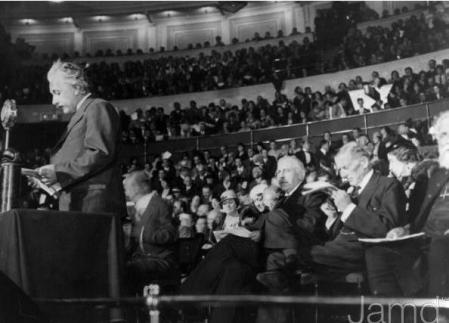 Intervención de Albert Einstein en Londres crítica con el nazismo en 1933 